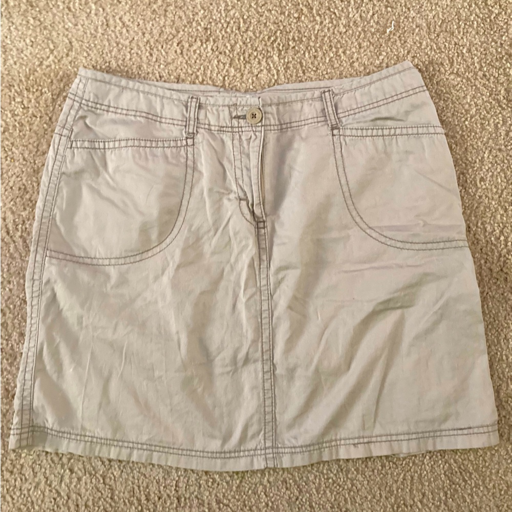 Beige/tan short skirt